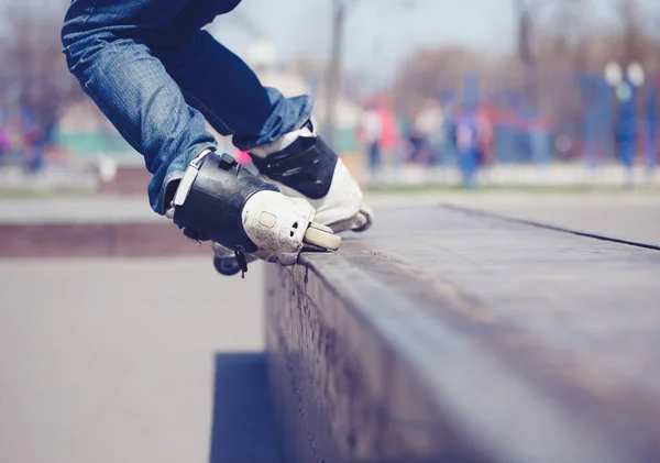 Rollerblader Grinding Rail Skate Park Outdoors Trick Called Topside Soul — Stock Photo, Image