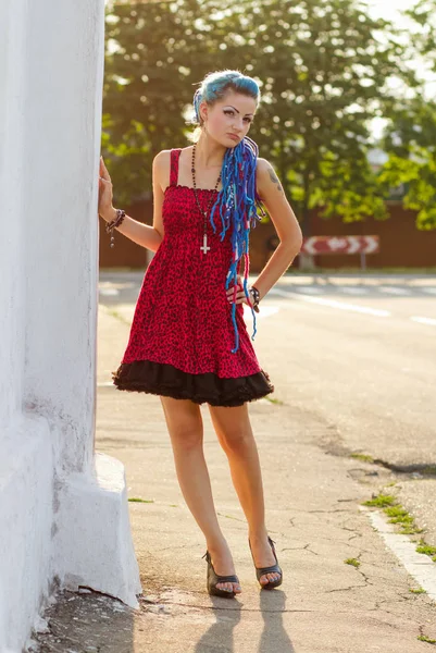 Menina Punk Jovem Atraente Posando Livre Pôr Sol — Fotografia de Stock