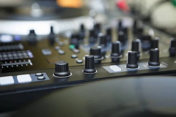 Controllore Del Mixer Audio Prima Classe Riprodurre Musica Remixare Tracce — Foto Stock