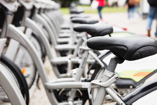 Asiento Bicicleta Estacionamiento Bicicletas Tome Bicicletas Alquiler Barato Pasee Por — Foto de Stock