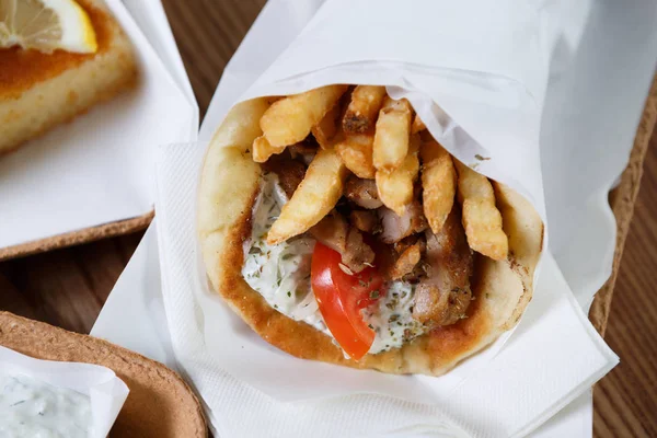 Genießen Sie Leckere Fleisch Fast Food Menüs Griechischen Restaurant Leckeres — Stockfoto