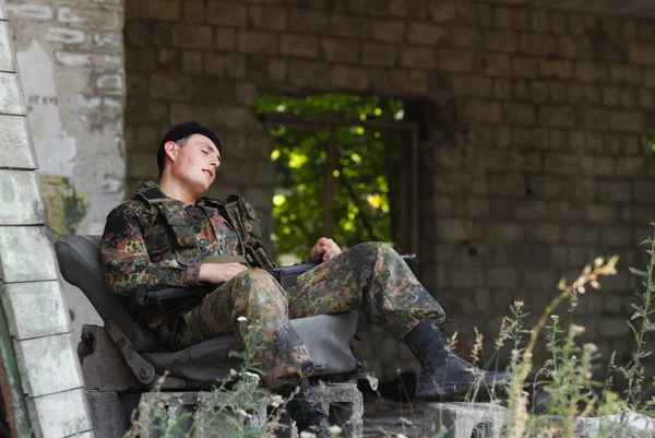 Tired Fighting Needs Take Some Rest — Stock Photo, Image