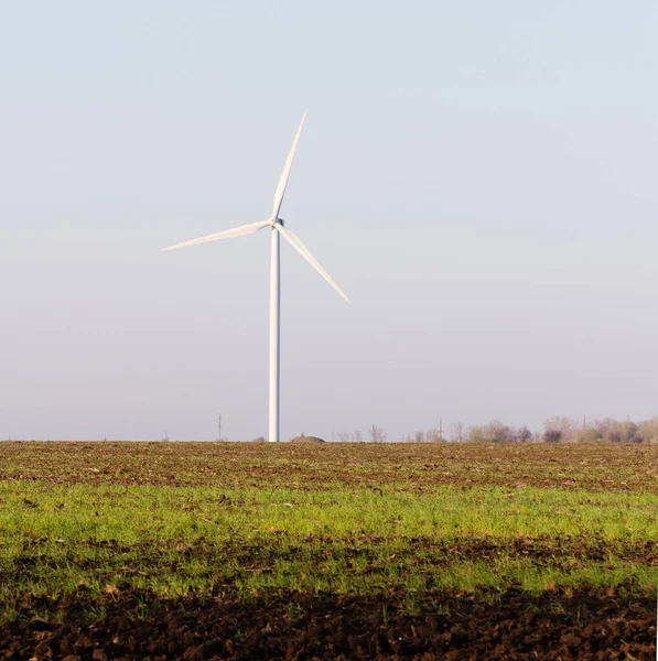 绿色能源的替代来源 风电箱或风电场 — 图库照片