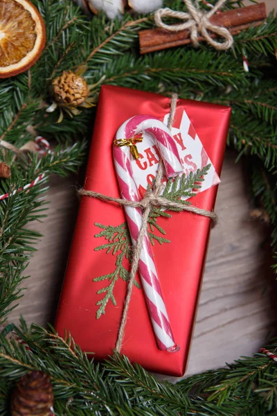 Coffret Cadeau Décoratif Rouge Pour Nouvel Cadeau Décoré Avec Sapin — Photo