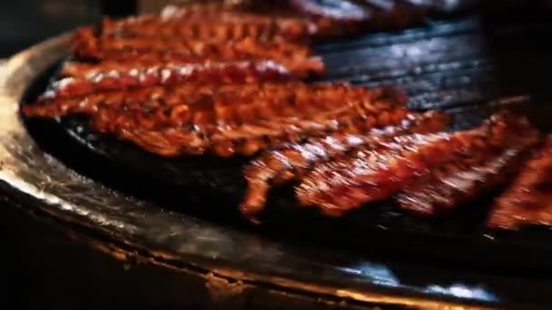 Video Van Vet Vette Varkens Lekker Wordt Gekookt Spinning Grill — Stockvideo