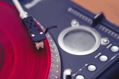 pikap kırmızı vinil rekor müzik kopyalama