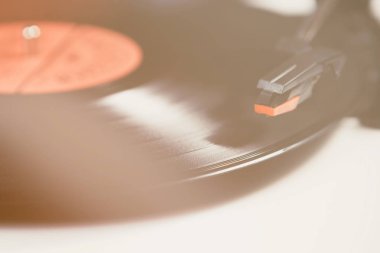  Retro hippi müzik çalar. Vintage elektronik aygıt dinleme vinil kayıtlar için.
