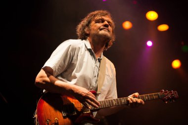 Moskova - 26 Mayıs, 2016: Rock konseri Emir Kusturica ve Sigara İçilmeyen orkestra grubu