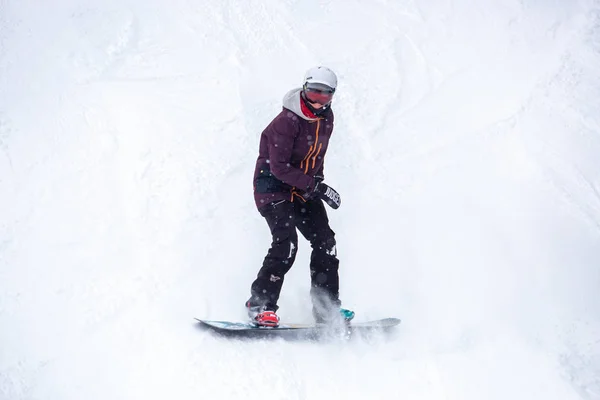 Bukovel Ukraine Mars 2018 Des Athlètes Snowboard Embarquent Sur Une — Photo