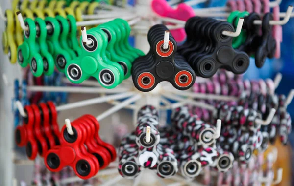 Makarska Kroatië Juni 2017 Nieuwe Popualr Fidget Spinners Winkel Kopen — Stockfoto