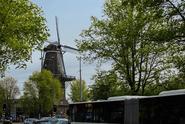 Alte Windmühle Der Europäischen Stadt — Stockfoto