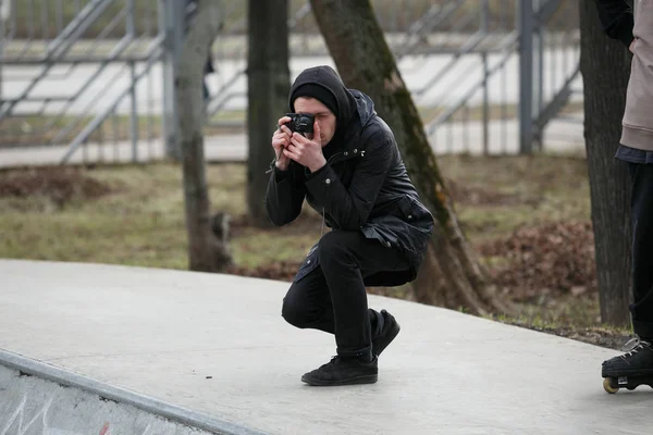 Moscow March 2017 Young People Have Fun Aggressive Line Skate — Stock Photo, Image