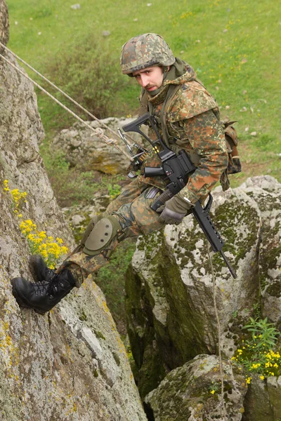 Young Swat Soldier Boy Automatic Rifle Soldier Camouflage Bulletproof Helmet — Stock Photo, Image