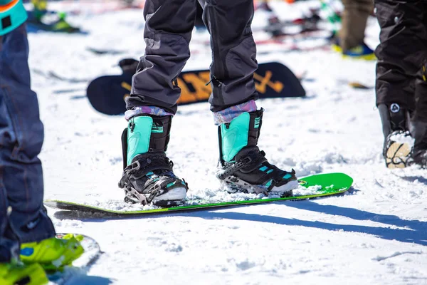 Boekovel Oekraïne Maart 2018 Snowboarder Atleet Rijdt Aan Boord Gespecialiseerde — Stockfoto