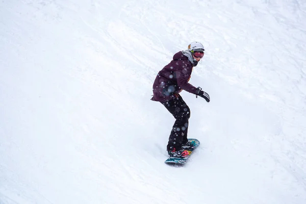 Αμερικανών Μαρτίου 2018 Snowboarder Αθλητής Βόλτες Επί Του Σκάφους Εξειδικευμένες — Φωτογραφία Αρχείου