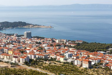 Adriyatik kıyısında Doğu Avrupa 'da bulunan Ulusal Park Biokovo 'daki dağdan Hırvat kıyısındaki üst görünüm
