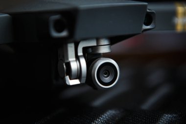 Kiev - 16 Ocak, 2018: ile DJI indeks işlem Mavic Pro. Profesyonel 4k hava quadrocopter kamerayý kapatmak. Yüksek kaliteli uav uçağı aygıt manzara, Aksiyon fotoğrafçılığı için. Kamera ile uçan aracı