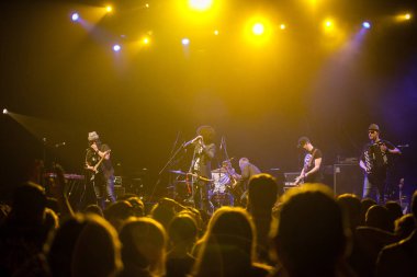 Moskova - 26 Mayıs, 2016: Rock konseri Emir Kusturica ve Sigara İçilmeyen orkestra grubu