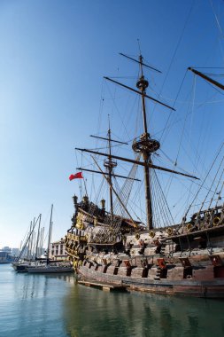 Genoa, İtalya - 13 Ekim, 2018: büyük ahşap korsan gemisi liman Cenova şehir Liguria Neptune'de.