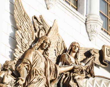 Moskova-11 Ocak 2017: Moskova. ana Rus Ortodoks kilisesinin merkezinde, Rusya 'nın en büyük Hıristiyan dini simgelerinden biri olan kurtarıcı Tapınağı. Duvarda Altın melek