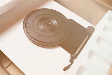  Retro hippi müzik çalar. Vintage elektronik aygıt dinleme vinil kayıtlar için.