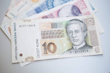 Yüz Hırvat Kunası kağıt para Ulusal. Dalmaçya bölge banknotlar atış kapatmak. 