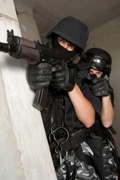 Photo Armed Men Combat Uniform Playing Terrorist Special Forces Team — Stock Photo, Image