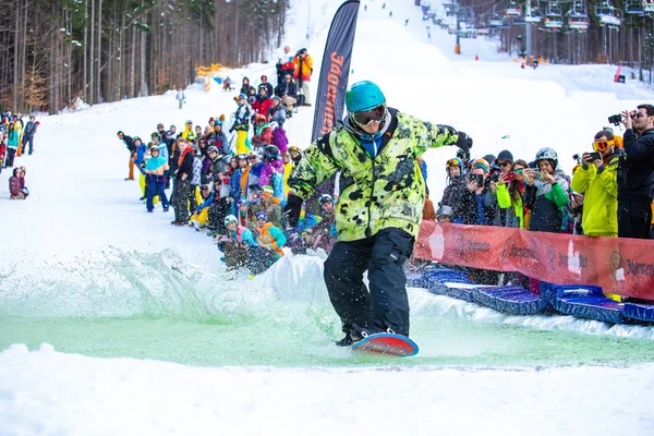 Boekovel Oekraïne Maart 2018 Zwembad Jam Competitie Voor Jonge Skiërs — Stockfoto