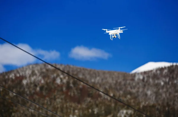 Szakmai Quadrocopter Kamera High Repülő Hegység Kirándulás Biztonságos Légi Drone — Stock Fotó