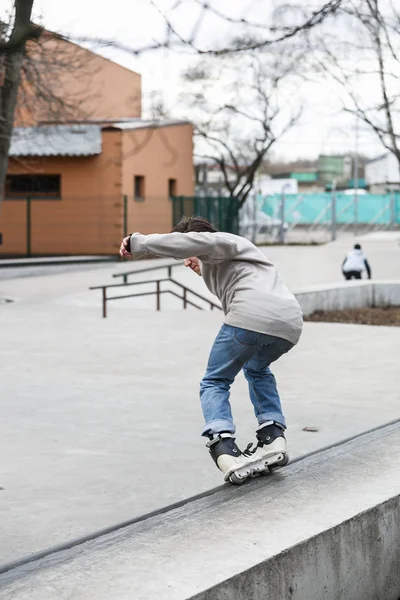 Moskau März 2017 Junger Aggressiver Inlineskater Schleift Bei Streetskate Contest — Stockfoto