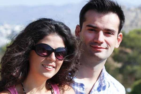 Young Happy Couple Sightseeing Greek Capital City Athens Bright Sunny — Stock Photo, Image