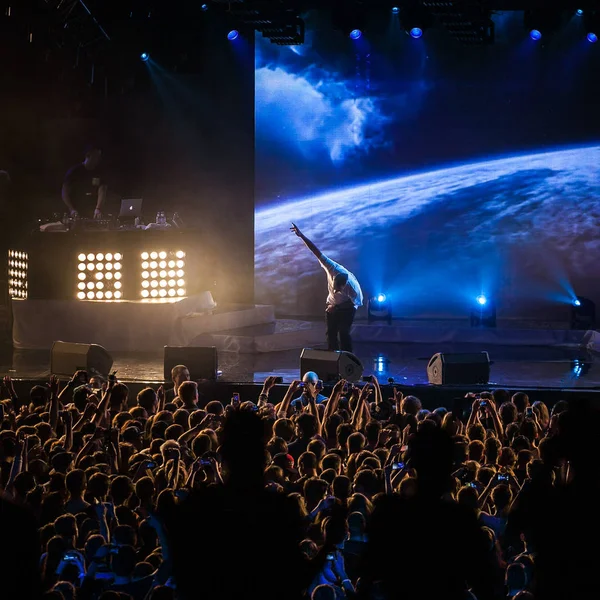 モスクワ 2014 ラップ歌手 One の大きな音楽コンサート ナイトクラブのライブ エンターテイメント イベント — ストック写真