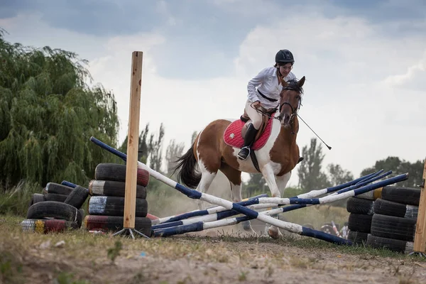 Mariupol Ucrânia Julho 2015 Concurso Equitação Entre Jovens Cavaleiros Competição — Fotografia de Stock