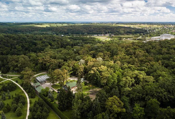 キエフ 2018 美しい緑豊かな公園 Feophania の空中ドローン写真 飛行ぢ Quadro ヘリコプター カメラで上から撮影した風景 人気のある観光名所 — ストック写真