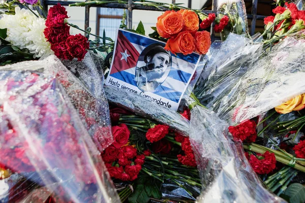 Moskva Listopadu 2016 Památník Květinami Velvyslanectví Republiky Cuba People Truchlit — Stock fotografie