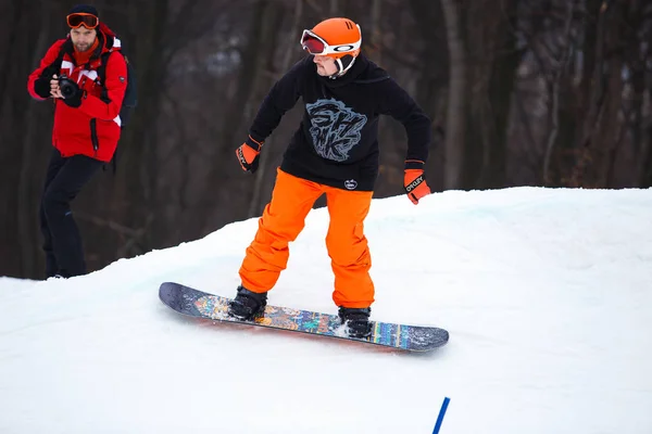 키예프 우크라이나 2018 Goloseev 스노우 Snowboarder 스노우 파크에서 스포츠 경쟁에서 — 스톡 사진