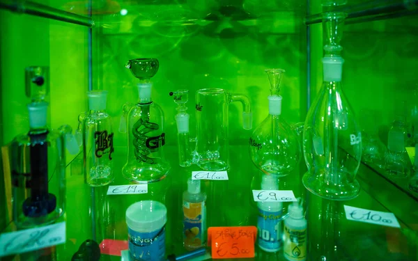 Genoa Itália Outubro 2018 Ganja Shop Sell Legalized Marijuana Glass — Fotografia de Stock