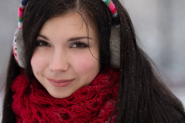 Dziewczyna Ładna Nastolatka Spacer Świeżym Powietrzu Mroźną Zimę Dnia Obrazek Stockowy
