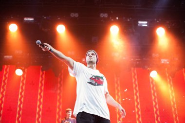 Moskova - 7 Aralık, 2015: Max Korzh büyük konser Stadyumu canlı gece kulübünde