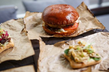 jambon pirzola et ve taze sebze Burger 