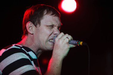 Moskova - 31 Mart, 2016: Rus rap şarkıcısı Vladimir Nigativ 16 ton gece kulübünde müzik albümü Nix Et Nox hediye olarak bilinen Afanasiev