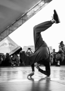 Odessa, Ukrayna-23 Ağustos, 2017: Red Bull Bc bir Cypher break dans yarışması. Break dans Şampiyonası gençlik hip hop kültürü Yaz Festivali