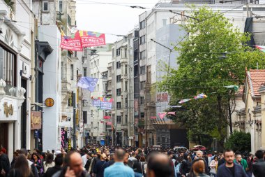 Türkiye 'de şehir sokaklarında yaşayan insanlar