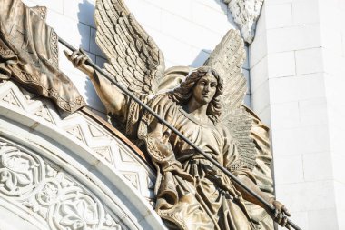 Moskova-11 Ocak 2017: Moskova. ana Rus Ortodoks kilisesinin merkezinde, Rusya 'nın en büyük Hıristiyan dini simgelerinden biri olan kurtarıcı Tapınağı. Duvarda Altın melek