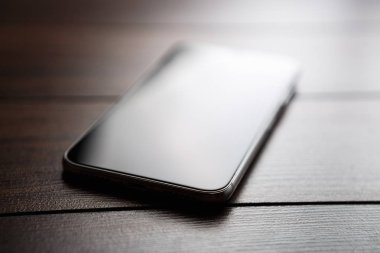 Mariupol, Ukraine-25 Ekim, 2017: Yeni Apple Iphone X anlayışı ile büyük dokunmatik ekran ve geri Masası kamera çift. Yeni Iphone 10 telefon modeli
