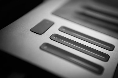 Profesyonel MIDI denetleyicisi klavye için piyanist, müzik yapımcısı. Yeni müzik yapmak için yüksek kaliteli dijital bir araç. Müzisyen için hassas tuşları dokunun. Ses kayıt Stüdyo Ekipmanları