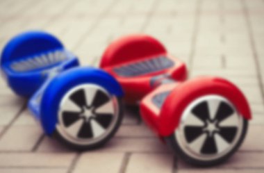 Modern ulaşım teknolojisinin - elektrikli mini segway scooter vurgulu kurulu. Kolay ve eğlenceli bir şekilde şehrin sokaklarında binmek için. Gençler ve yetişkinler arasında çok popüler oldu yeni becerikli alet eğilimleri. Bu enerji effetive kişisel kentsel transpor gelecek mi