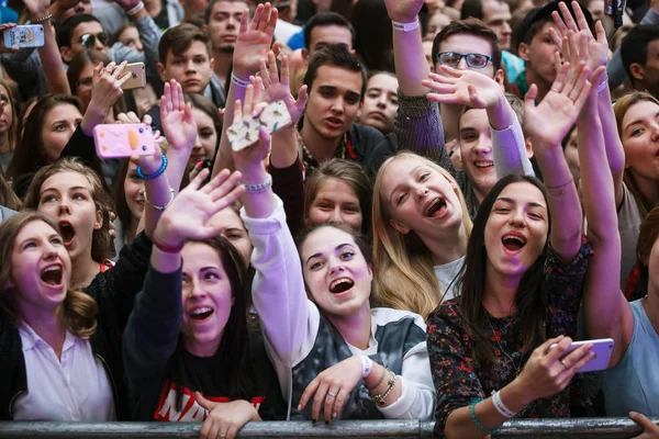 Moscow Junho 2016 Enorme Multidão Concertos Festival Música Verão Livre — Fotografia de Stock