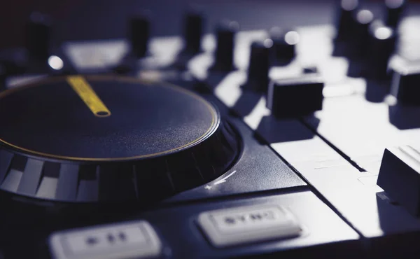 Midi Contoller Deck Mix Music Play Tracks Volume Regulator Knob — Stock Photo, Image
