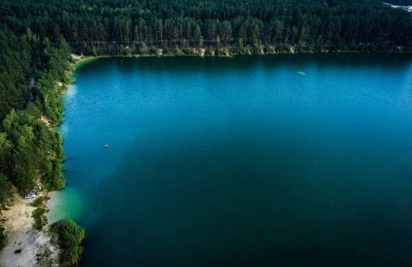 森林の美しい湖 — ストック写真